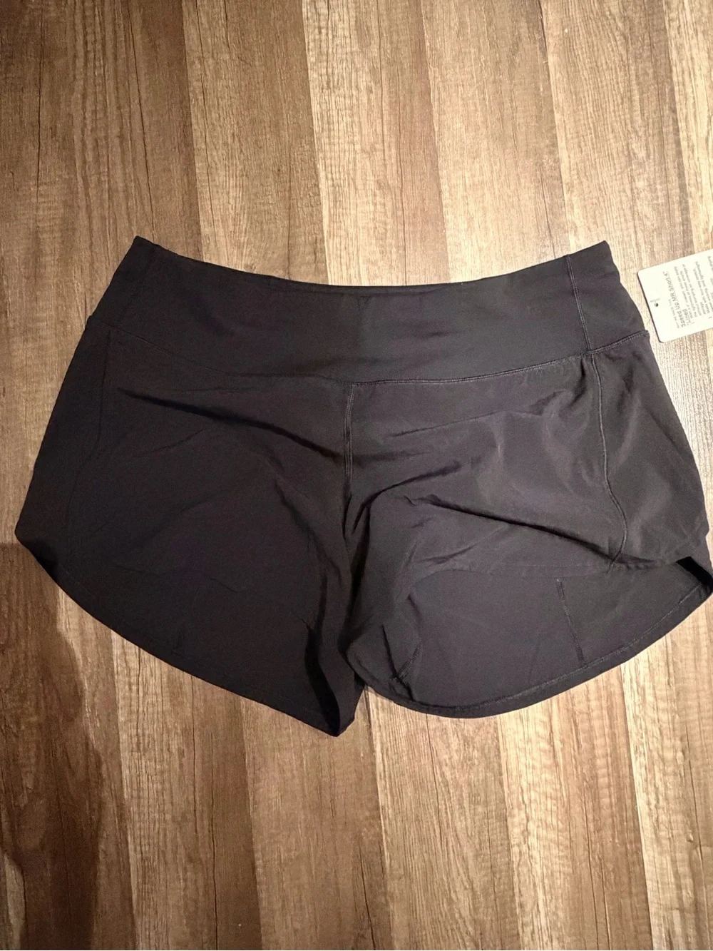 Lululemon black speed up MR Short 4” *lined size 10